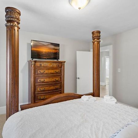 シャーロット Cozy 4B Retreat Near Uptown King Beds Sleeps 12ヴィラ エクステリア 写真