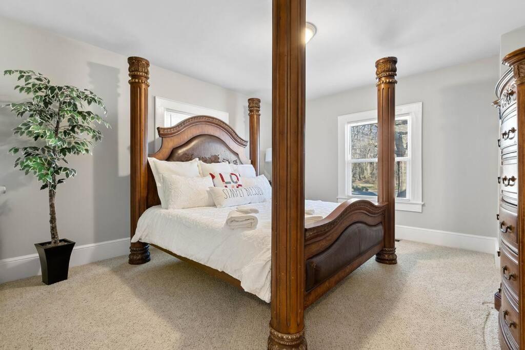 シャーロット Cozy 4B Retreat Near Uptown King Beds Sleeps 12ヴィラ エクステリア 写真