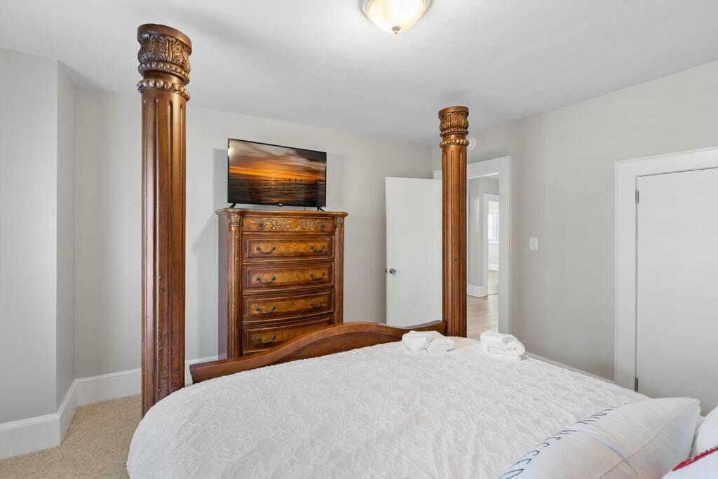 シャーロット Cozy 4B Retreat Near Uptown King Beds Sleeps 12ヴィラ エクステリア 写真