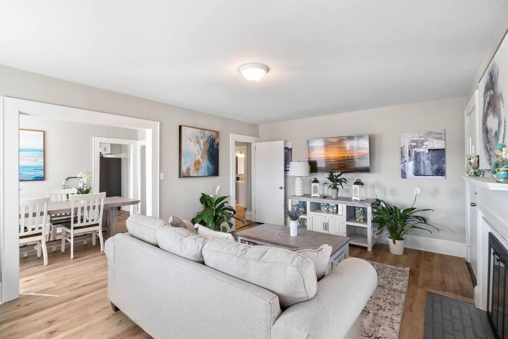 シャーロット Cozy 4B Retreat Near Uptown King Beds Sleeps 12ヴィラ エクステリア 写真